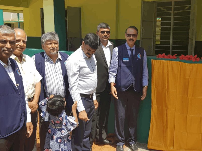 Inauguration of a renovated classroom block with schoolchildren